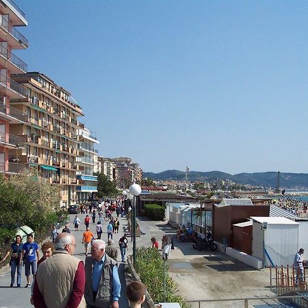 Апартаменти Aria Di Mare Боргетто-Санто-Спірито Екстер'єр фото